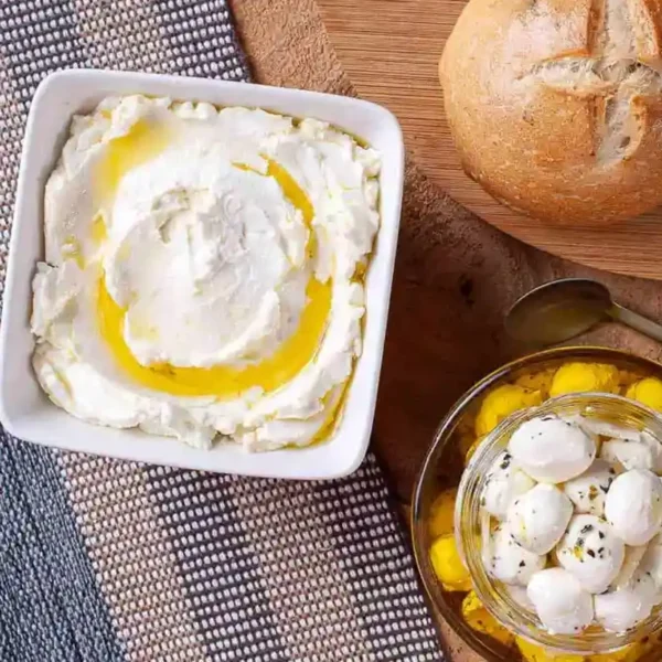 لبنة طازجة عادية بالزيت