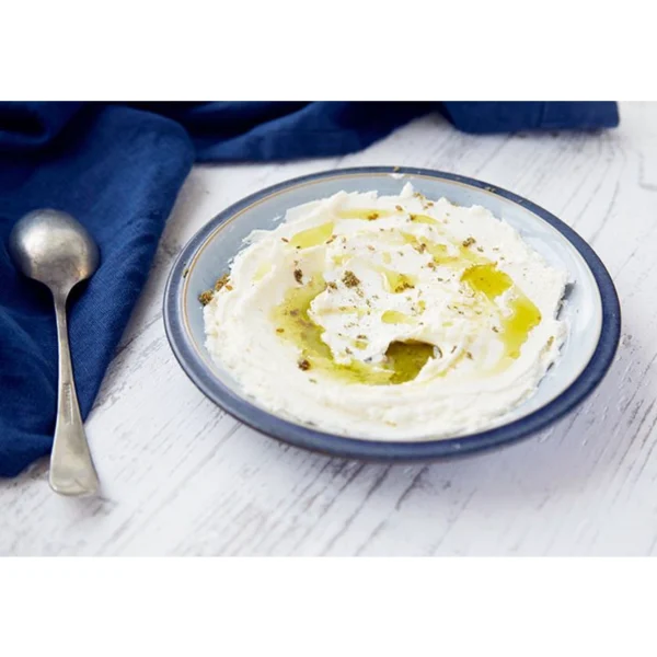 لبنة طازجة قليلة الدسم